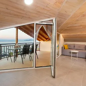 Theasi Apartment Olympiada